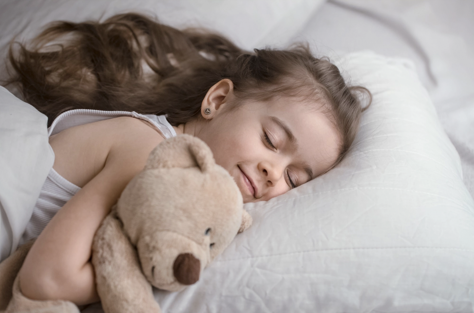 Ngủ đủ, uống đủ nước và giữ vệ sinh giúp bảo vệ sức khỏe trong suốt chuyến đi