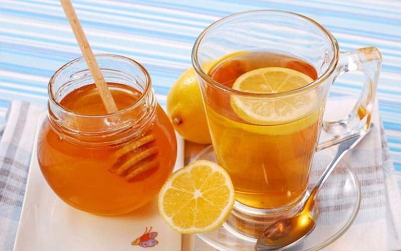 Trà mật ong giúp làm dịu cổ họng