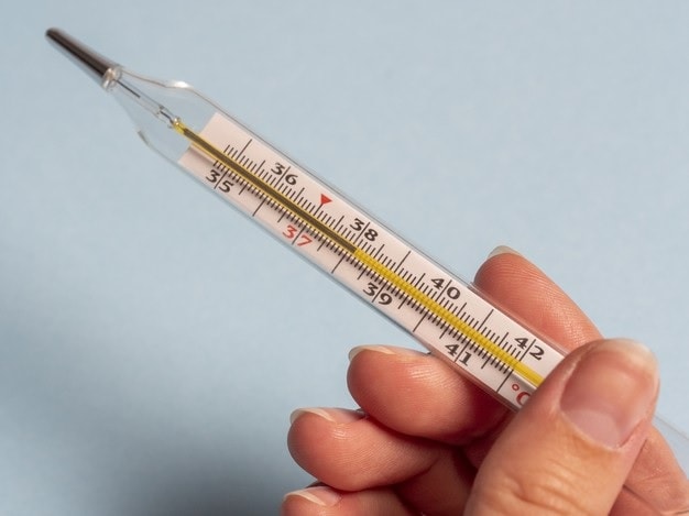 Vì sao cơ thể dễ sốt và mệt mỏi hơn khi hệ miễn dịch hoạt động kém ổn định